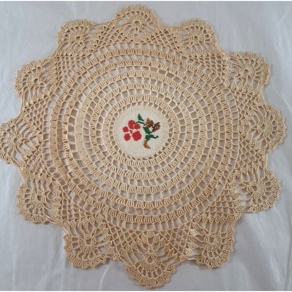 Vintage Ivory Doily W Flower Patch Round 14" Cottage Victorian Granny Boho